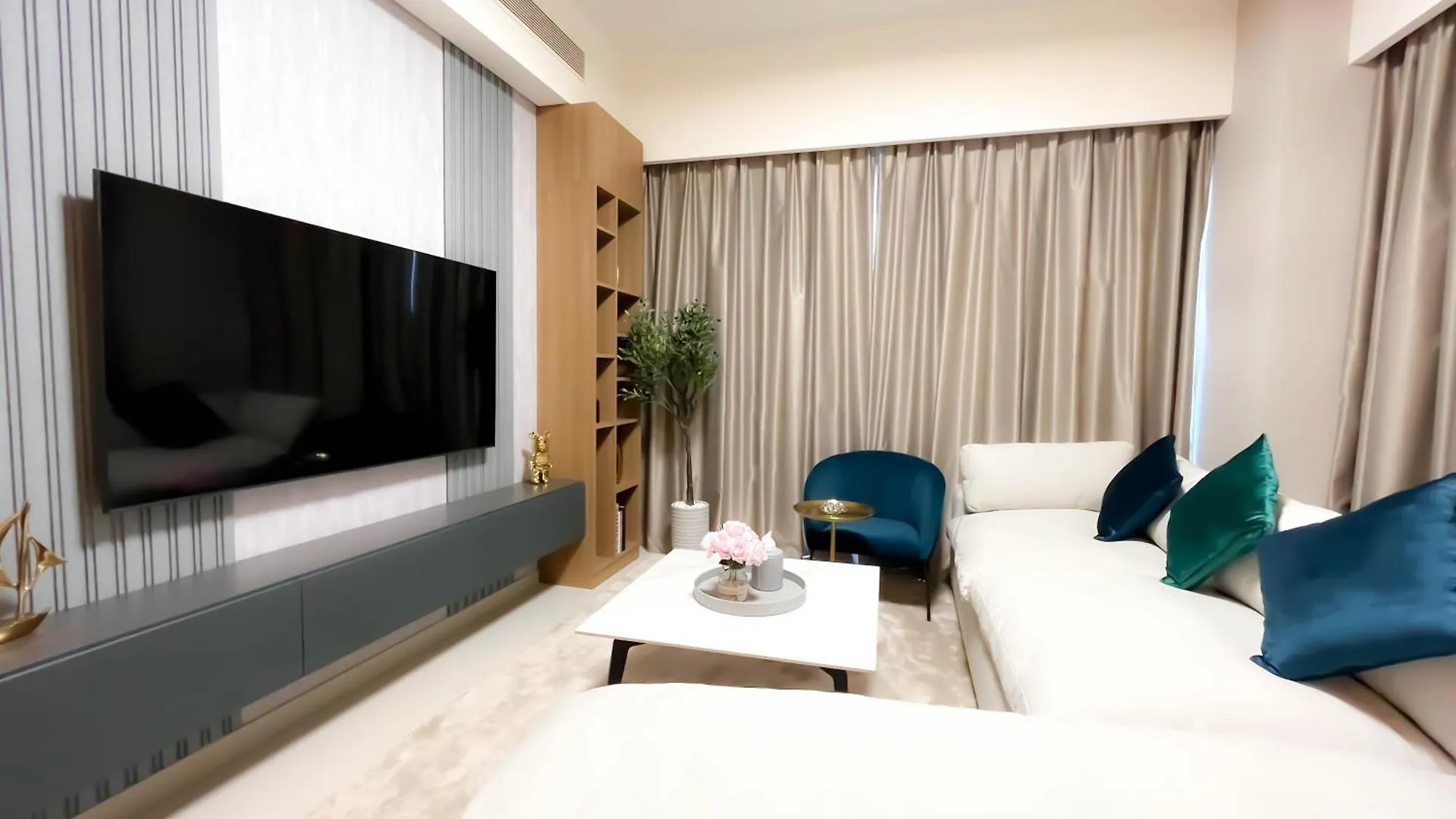 Apartment Luxury Burj Royale Apt Balcony Burj Khalifa View Dubai