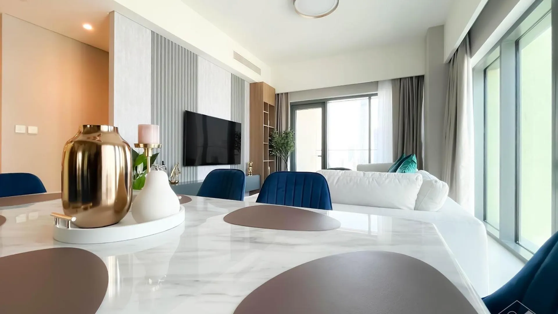 Apartment Luxury Burj Royale Apt Balcony Burj Khalifa View Dubai United Arab Emirates